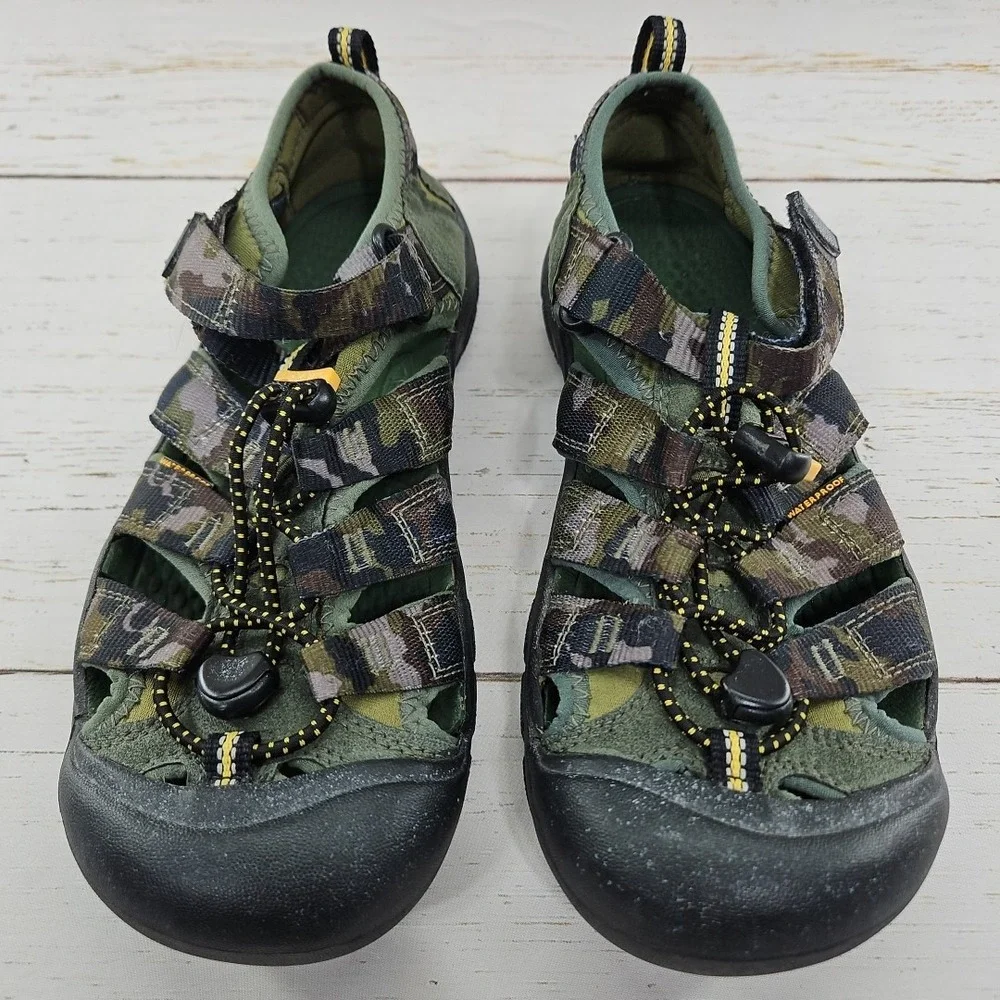 Keen Newport‎ H2 Youth Size 6 Camo Green Sport Outdoor Hiking Sandals Shoes 9212